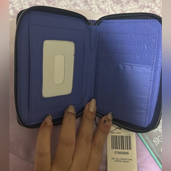 NWT! Disney Nightmare Before Christmas Halloweentown Mini Zip Wallet. - Picture 5 of 6